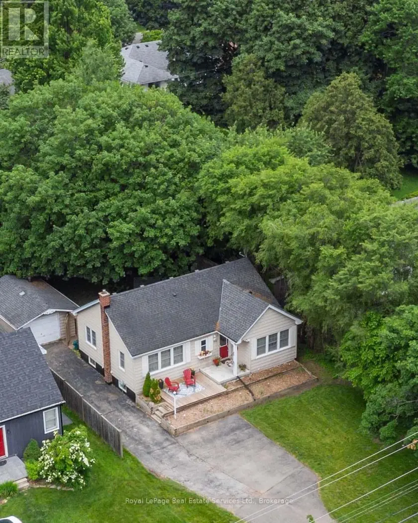 Detached at 938 KING ROAD, Burlington