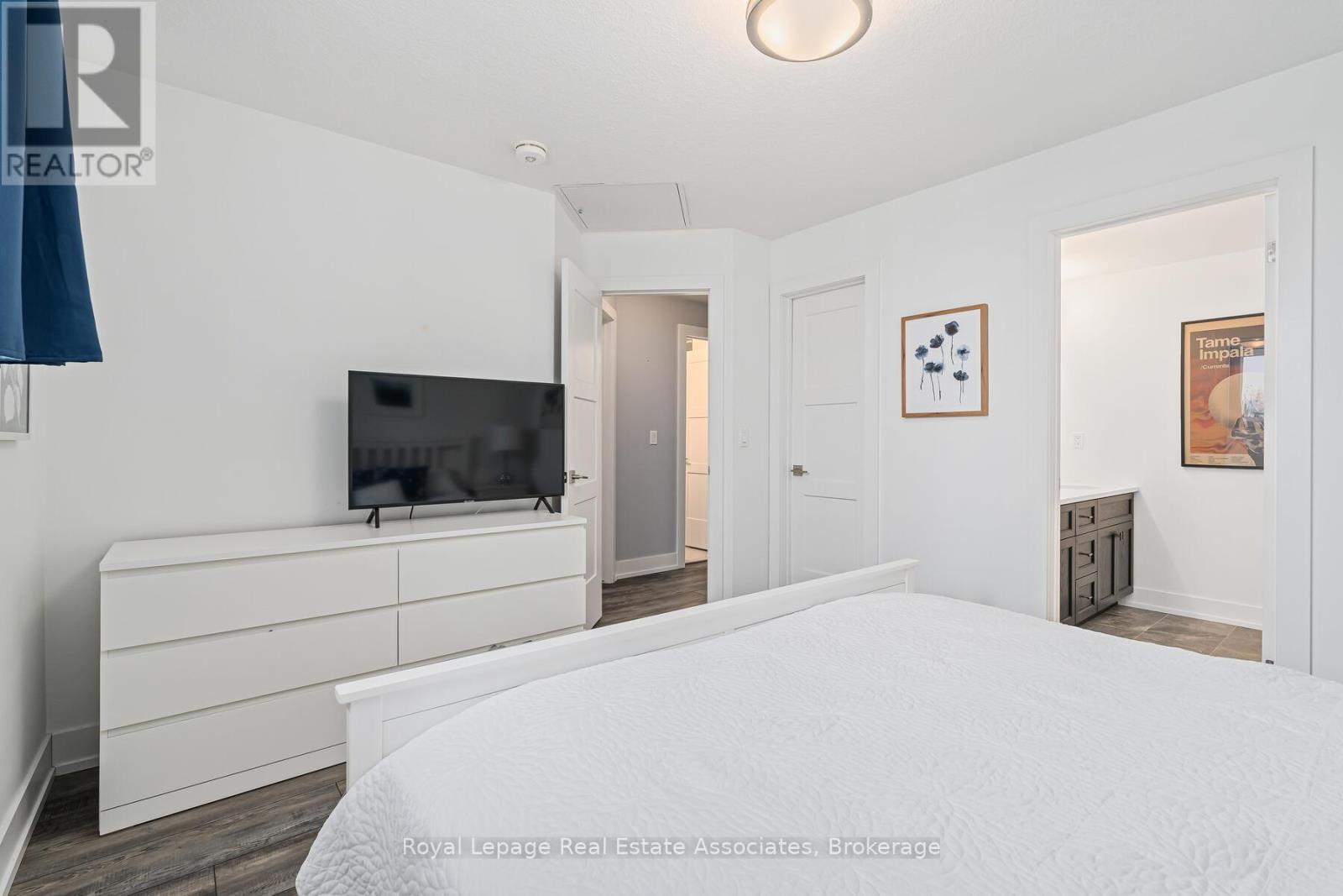 Townhouse at 102 - 17 CENTRE STREET, Orangeville