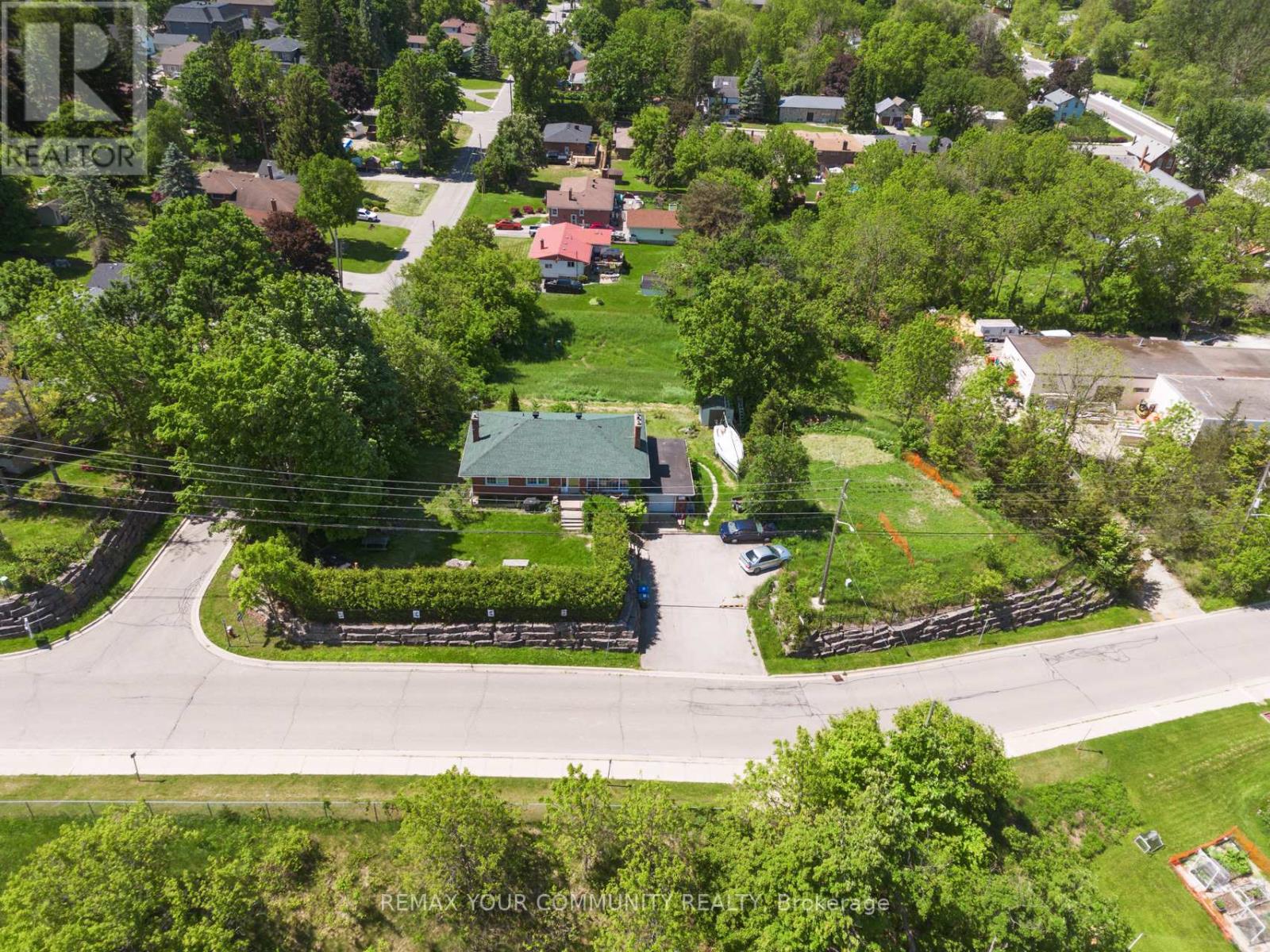 Detached at 58 OLD KING ROAD, Caledon (Bolton East)