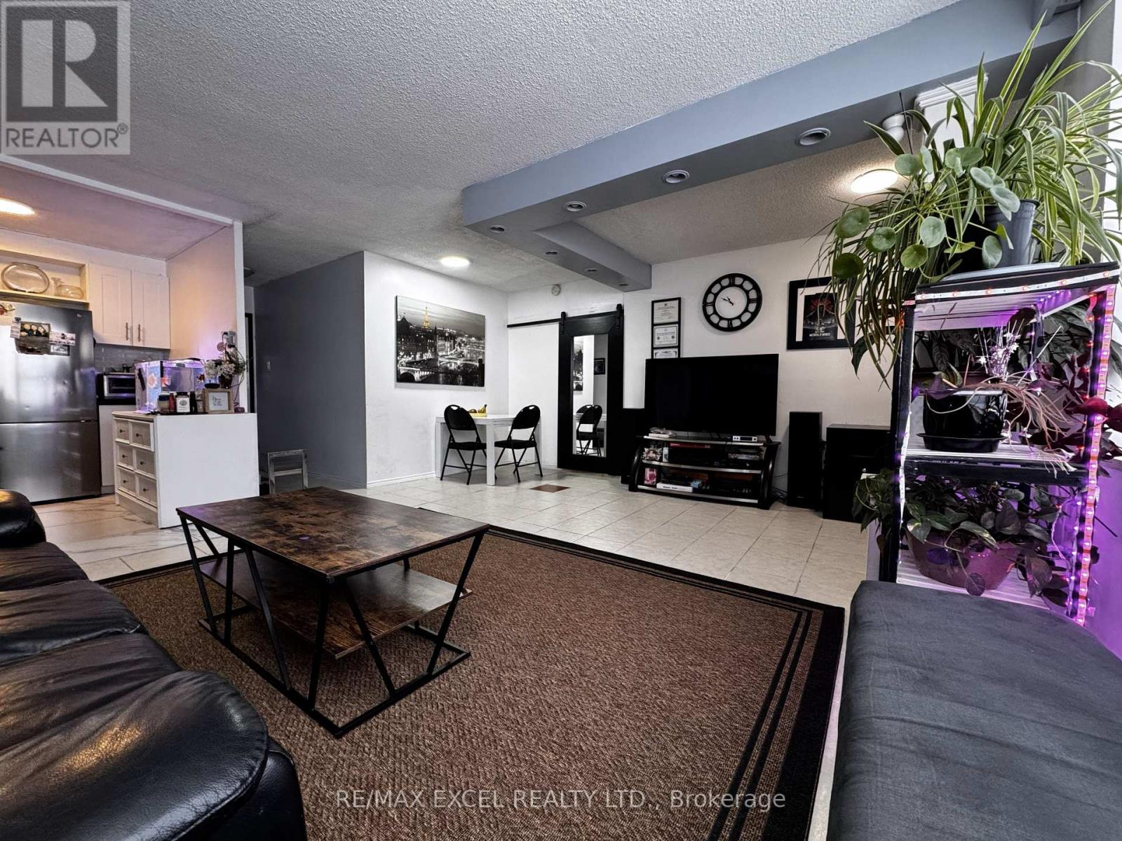 Apartment at 308 - 50 LOTHERTON PATHWAY, Toronto (Yorkdale-Glen Park)