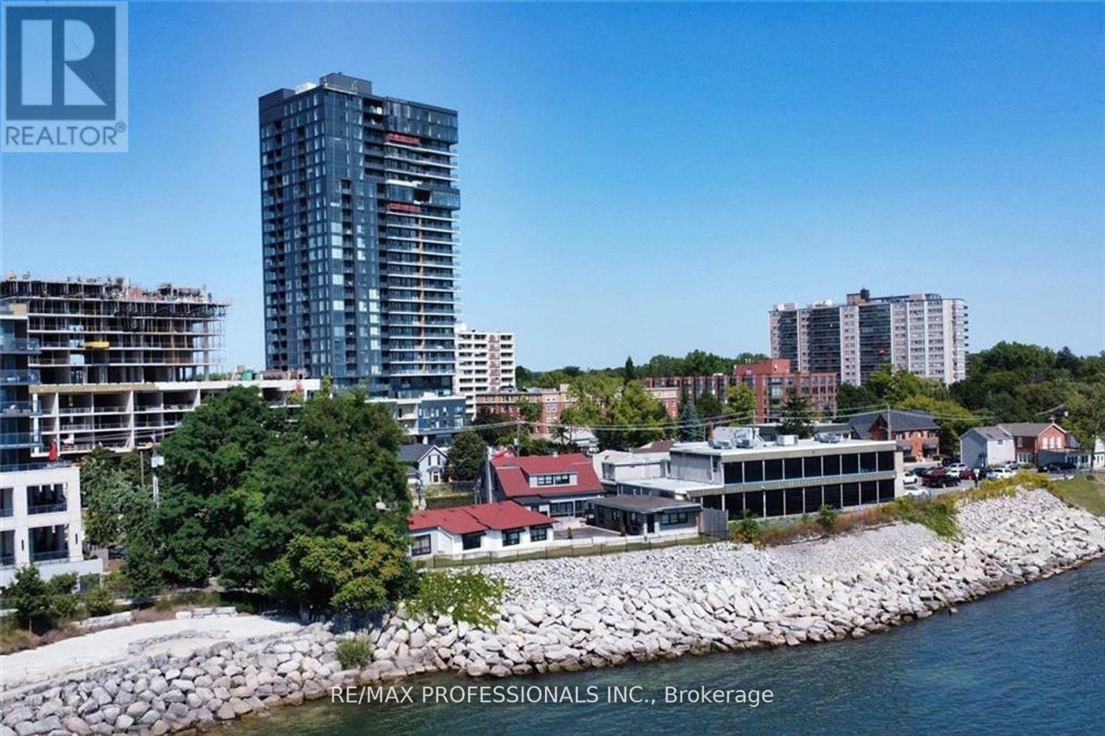 Apartment at 802 - 370 MARTHA STREET, Burlington (Brant)
