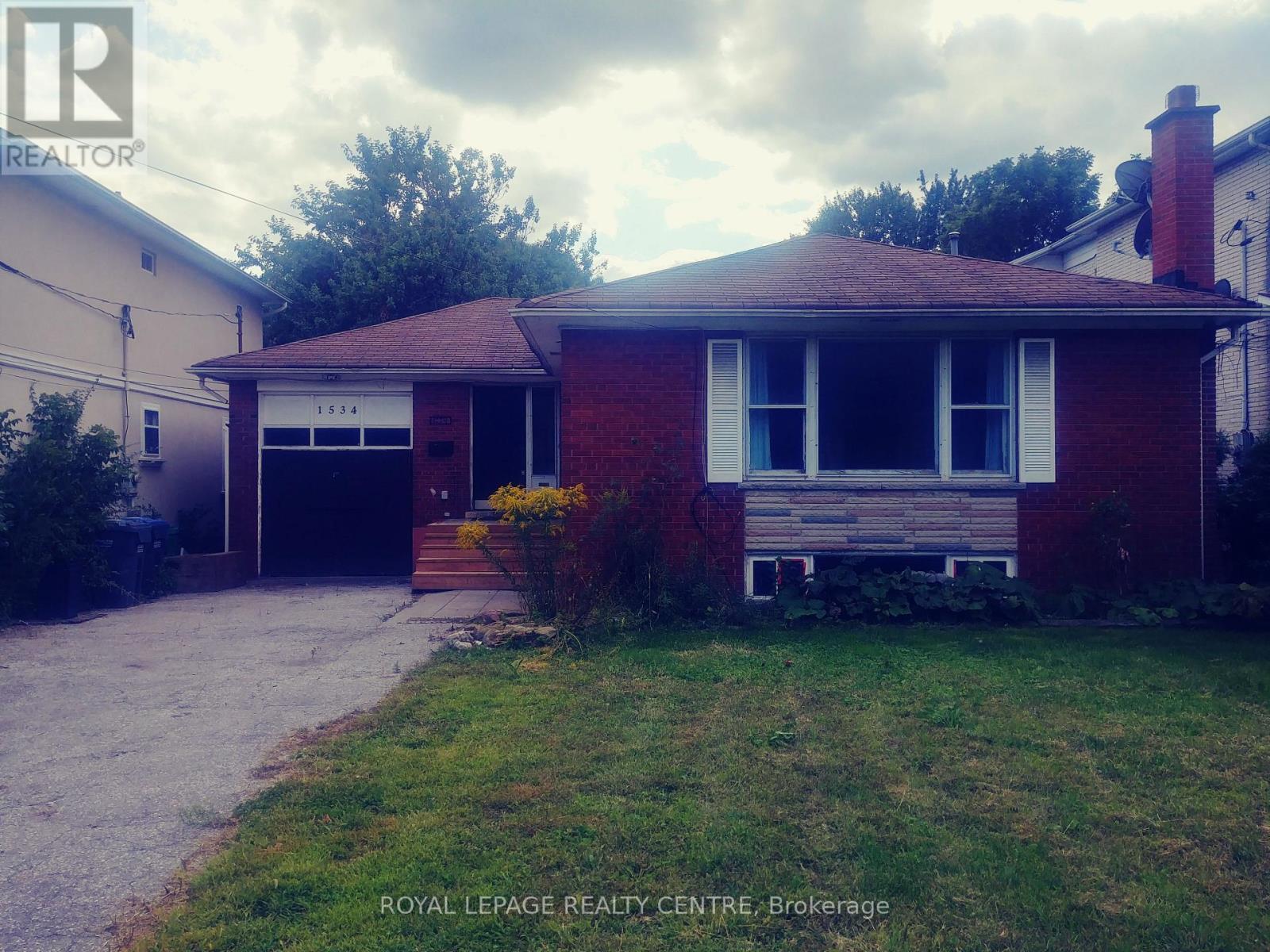 Detached at 1534 CAWTHRA ROAD, Mississauga (Mineola)