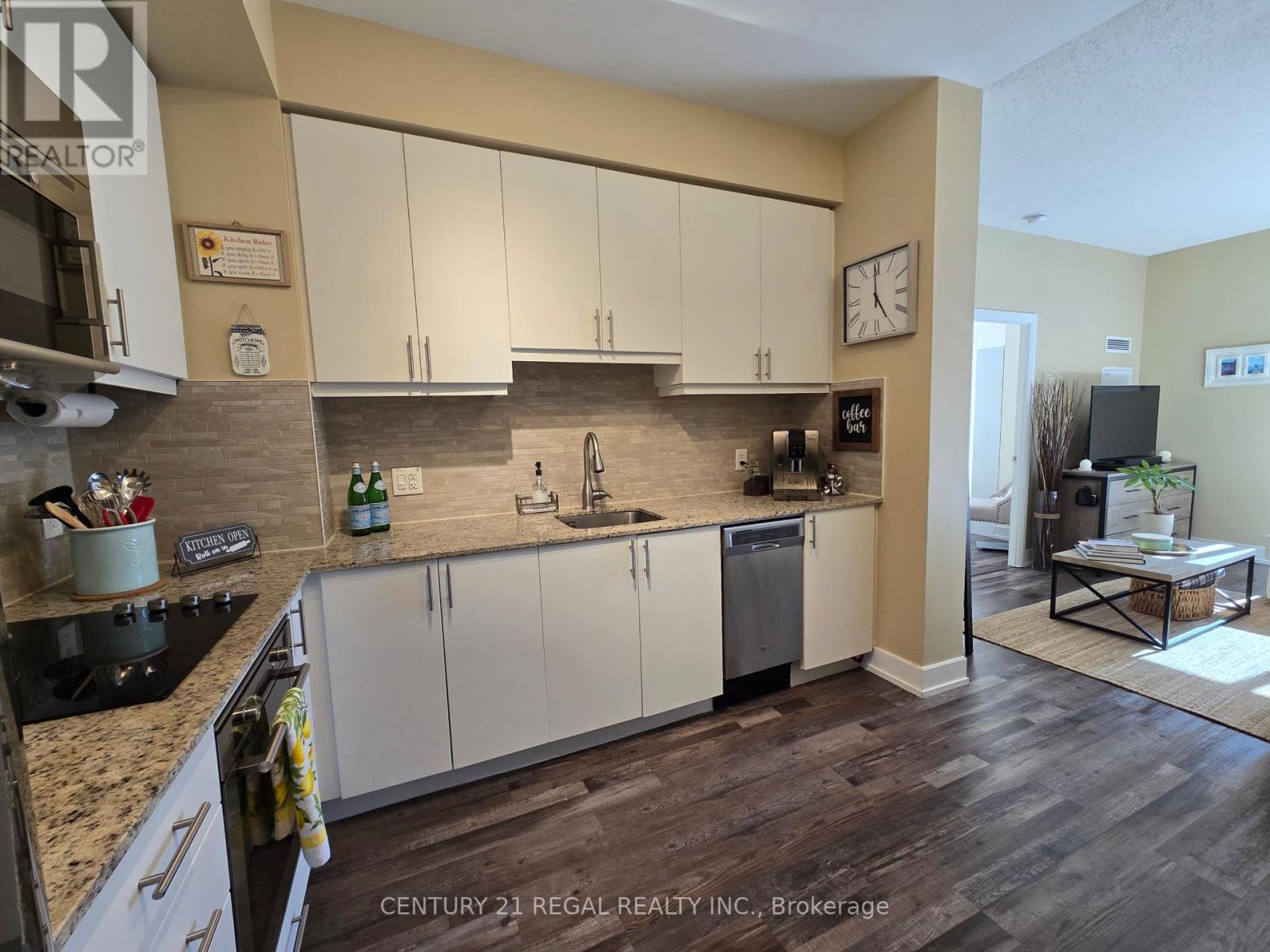 Apartment at 229 - 2 EVA ROAD, Toronto (Etobicoke West Mall)