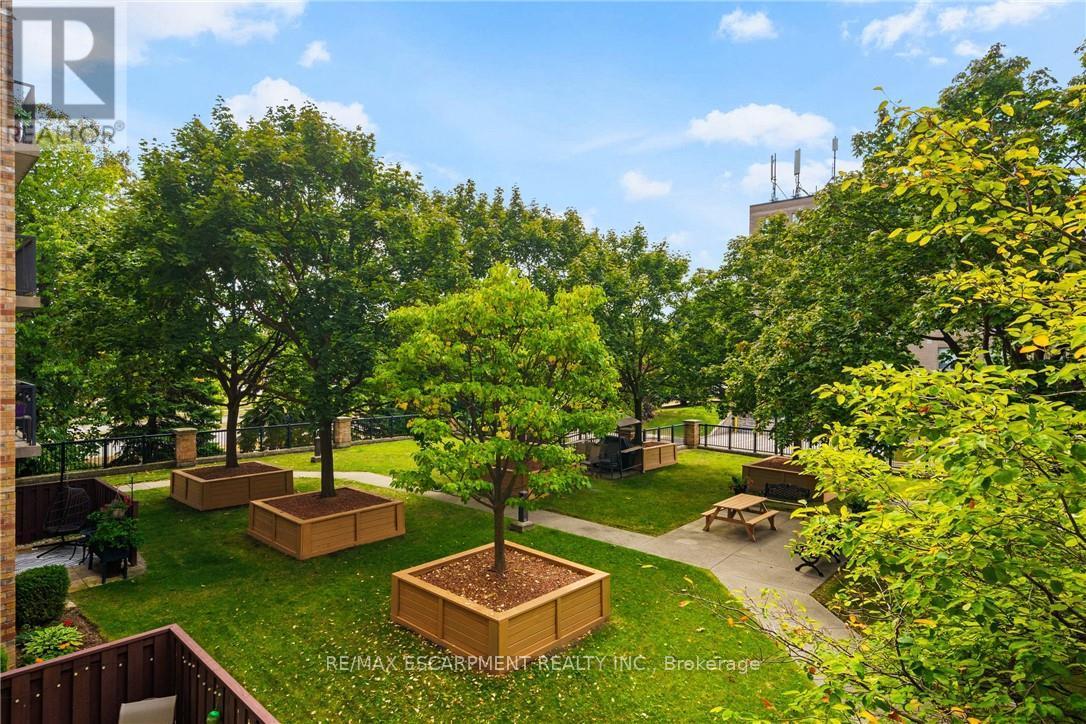 Apartment at 211 - 3499 UPPER MIDDLE ROAD, Burlington