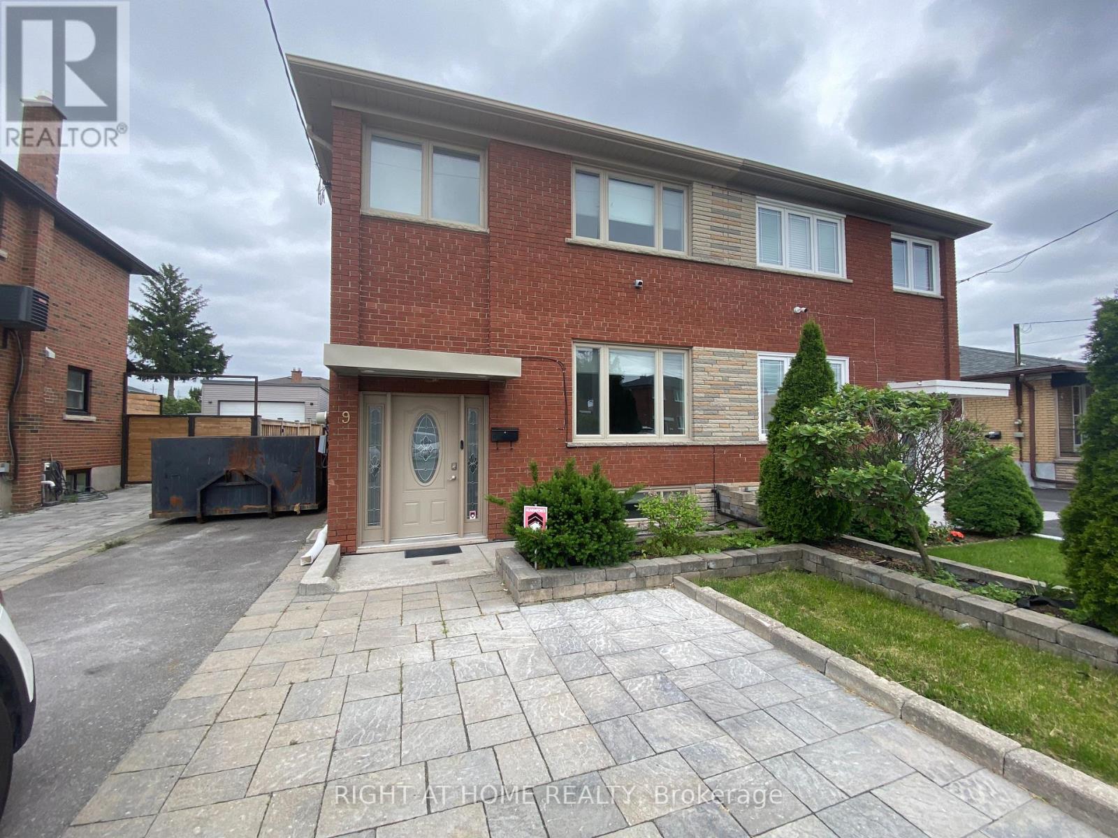 Semi-Detached/Link at 9 SNOWOOD COURT, Toronto (Glenfield-Jane Heights)