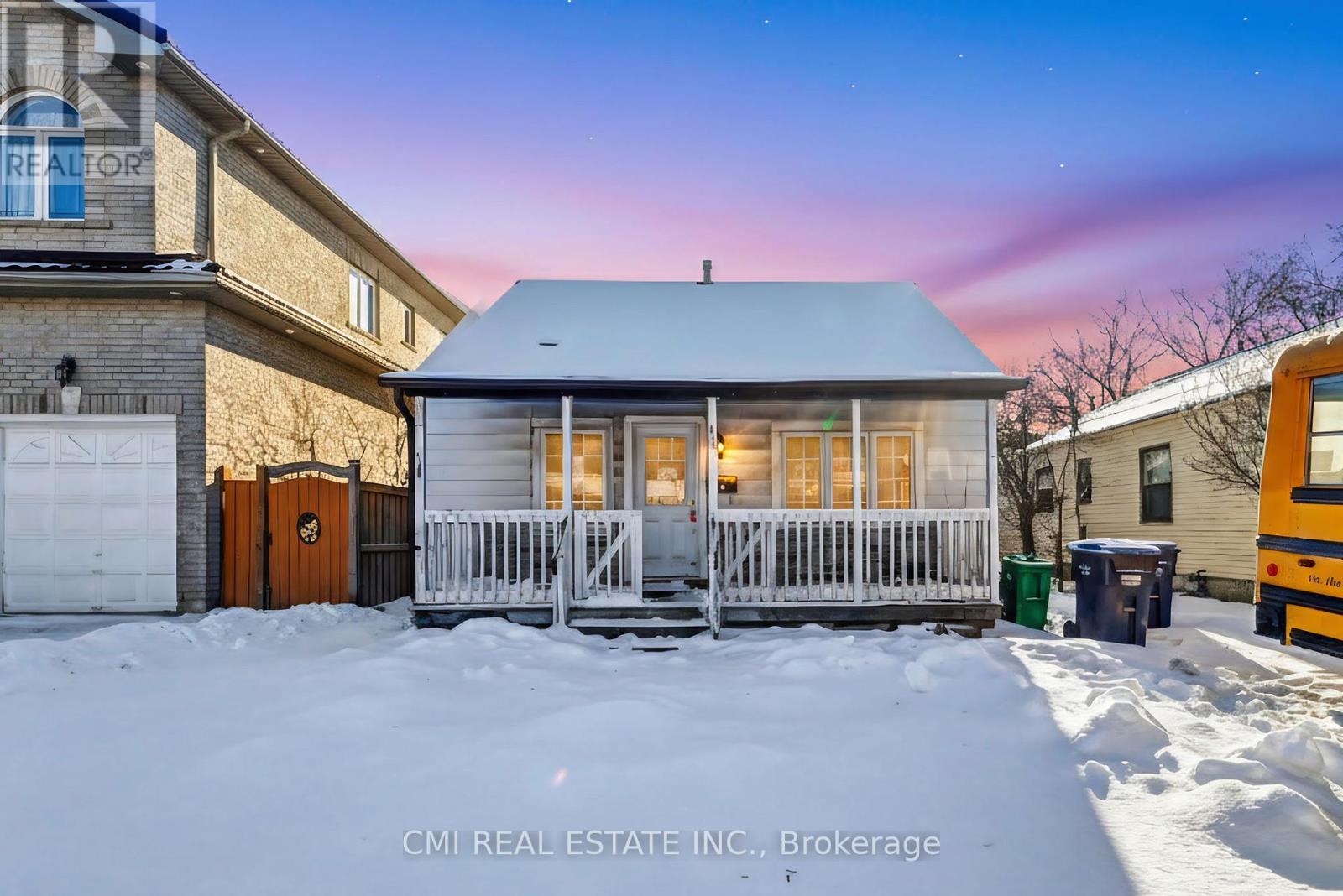 Detached at 3032 VICTORY CRESCENT, Mississauga (Malton)