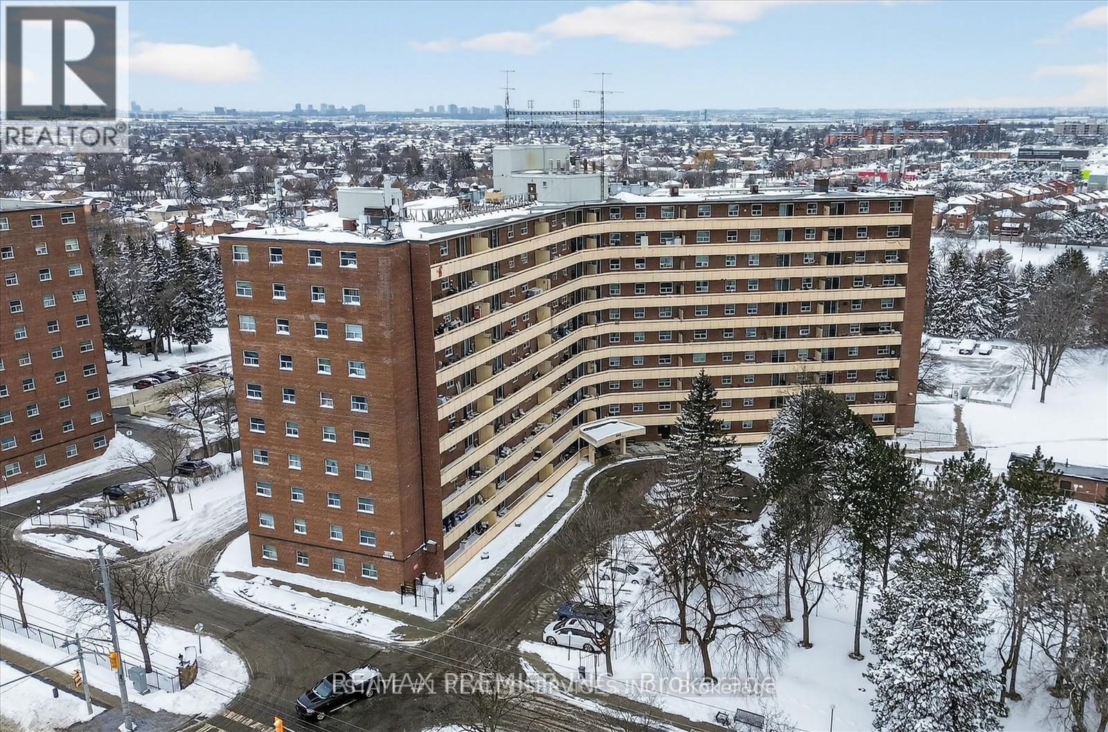 Apartment at 402 - 3555 DERRY ROAD E, Mississauga (Malton)