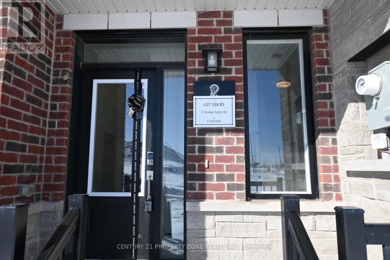 Townhouse at LOWER - 2 TIMBER FALL DRIVE, Brampton (Northwest Brampton)
