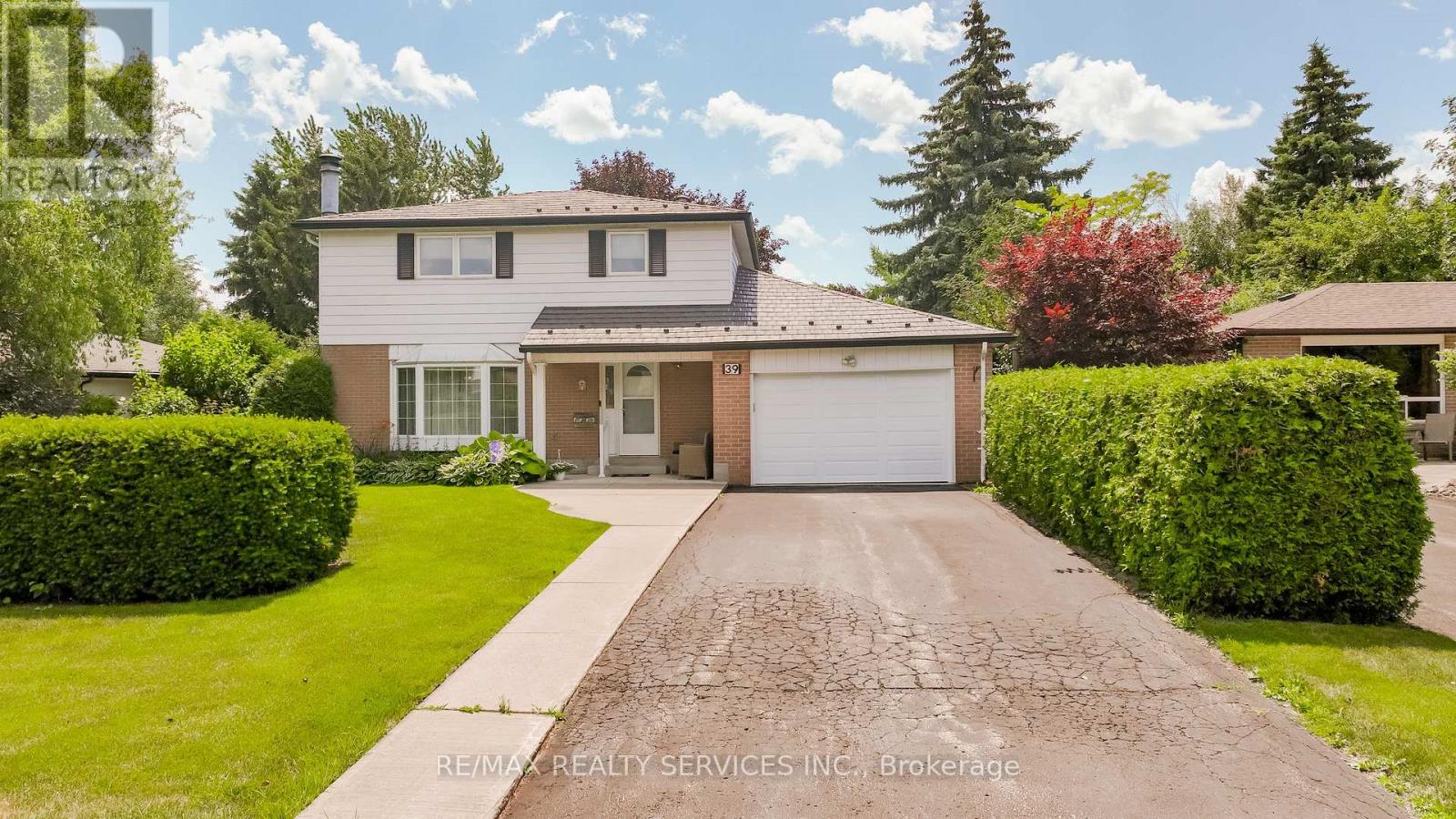 Detached at 39 DUNBLAINE CRESCENT, Brampton