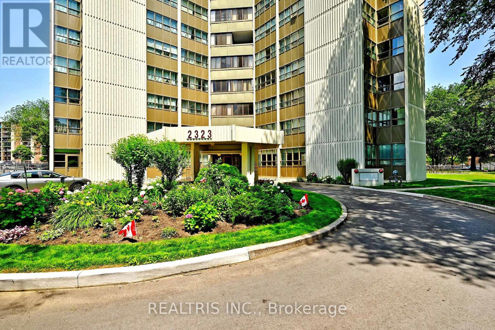 Apartment at 807 - 2323 CONFEDERATION PARKWAY, Mississauga (Cooksville)