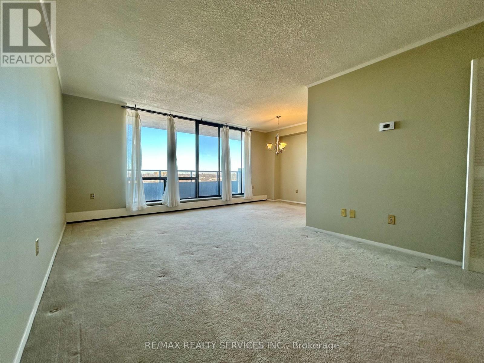Apartment at 701 - 2929 AQUITAINE AVENUE, Mississauga (Meadowvale)