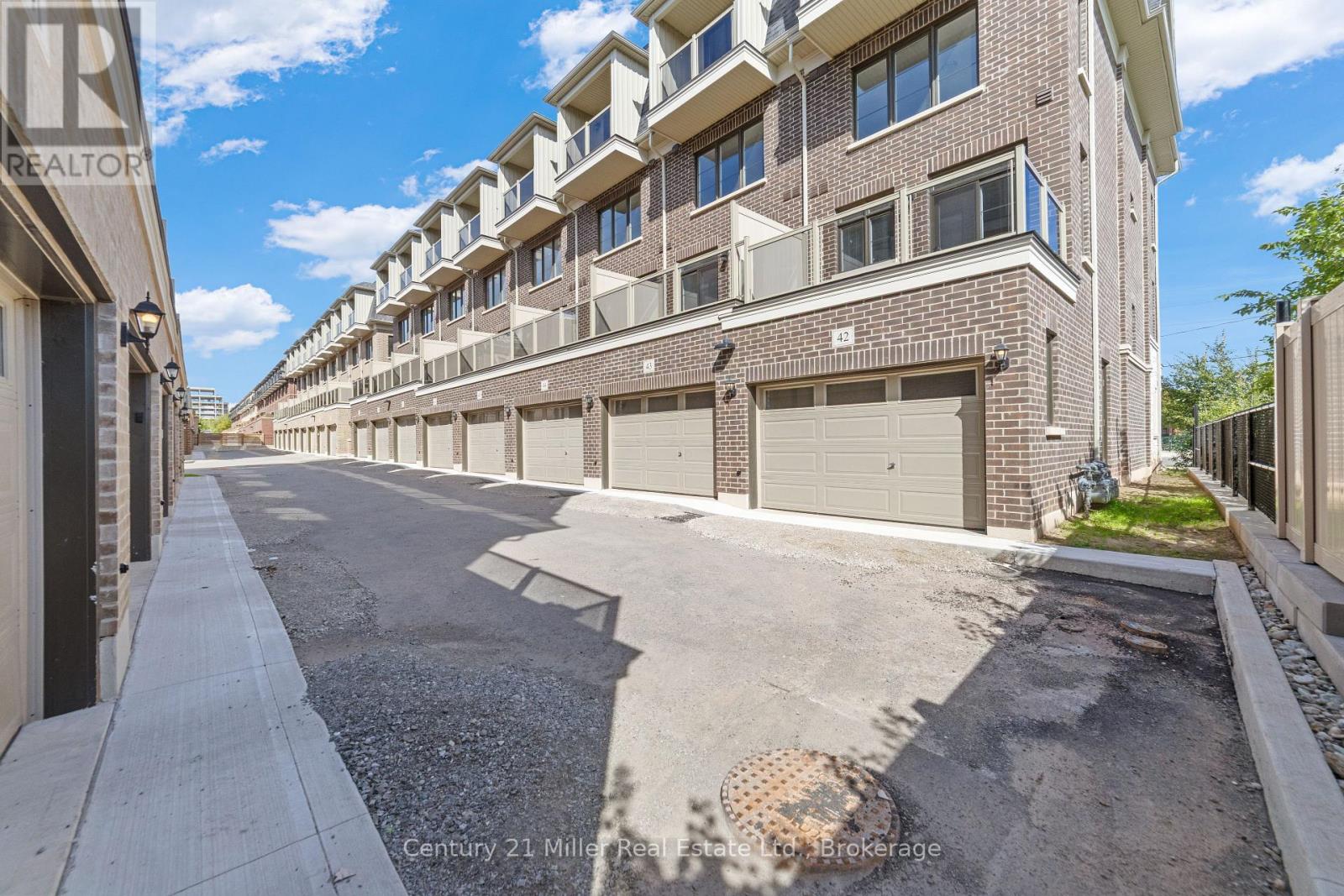 Townhouse at 50 - 2150 TRAFALGAR ROAD, Oakville