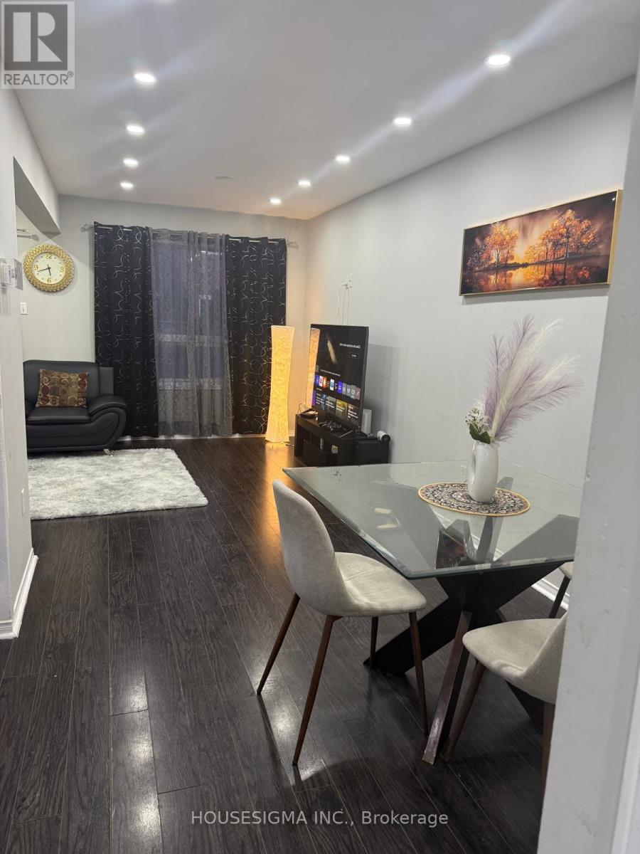 Townhouse at 3 SINCLAIR COURT, Brampton