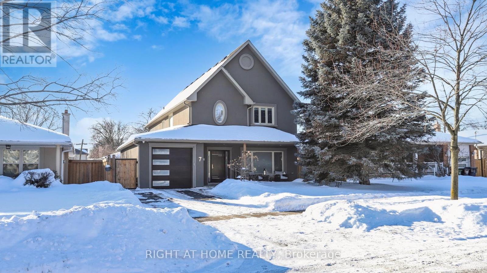 Detached at 7 FOREST PATH COURT N, Toronto (Thistletown-Beaumonde Heights)