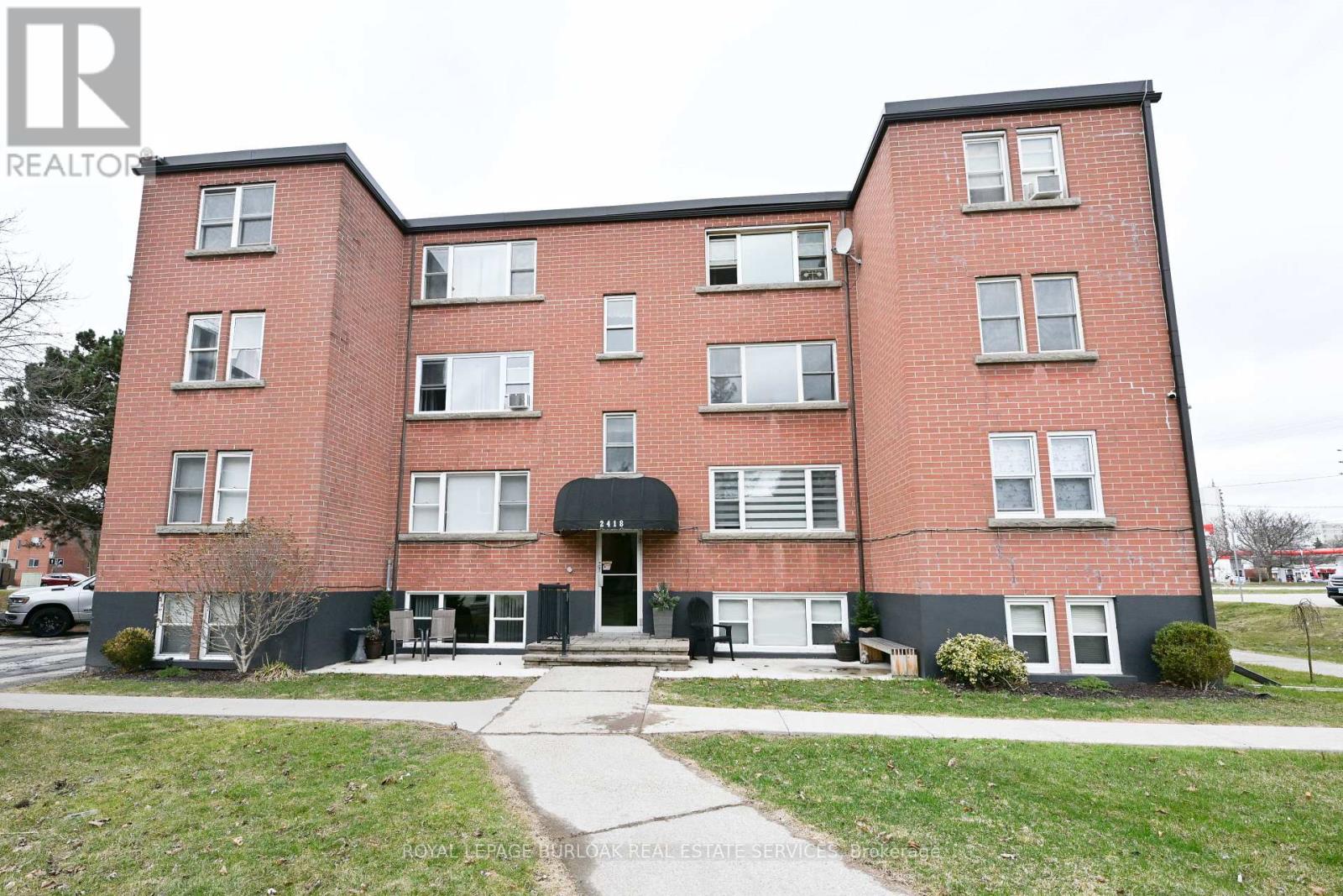 Apartment at 11 - 2418 NEW STREET, Burlington (Brant)