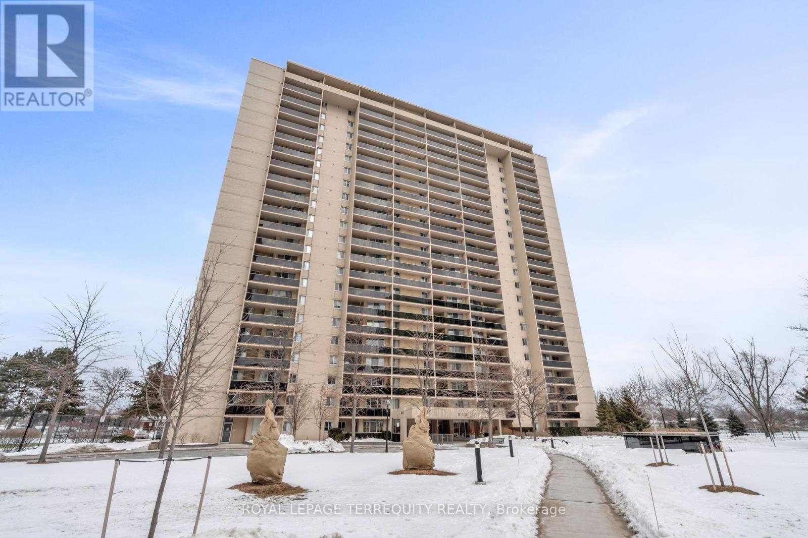 Apartment at 410 - 812 BURNHAMTHORPE ROAD, Toronto (Markland Wood)