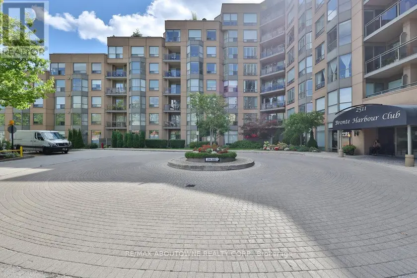 Apartment at 801 - 2511 LAKESHORE ROAD W, Oakville