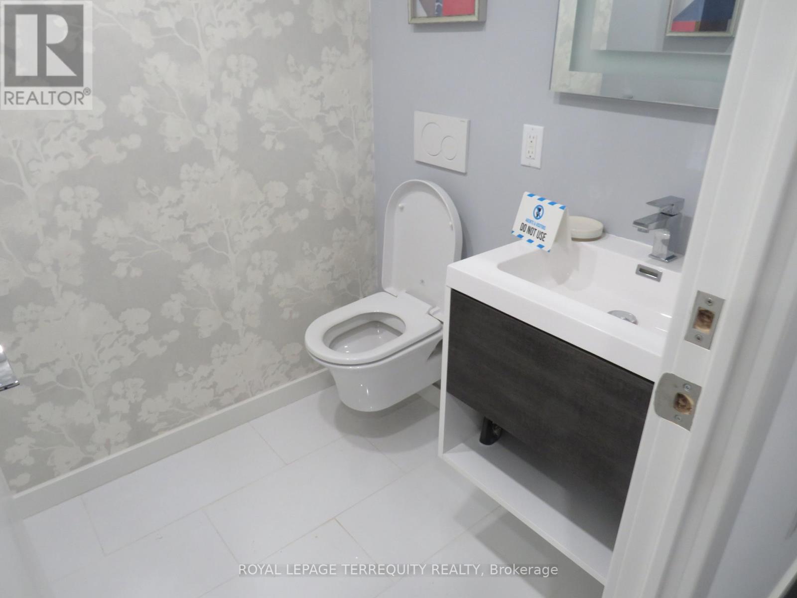 Apartment at 3305 - 2045 LAKE SHORE BOULEVARD W, Toronto