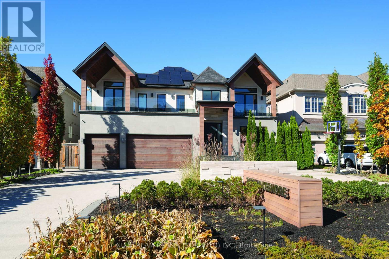Detached at 3425 LAKESHORE ROAD W, Oakville (BR Bronte)