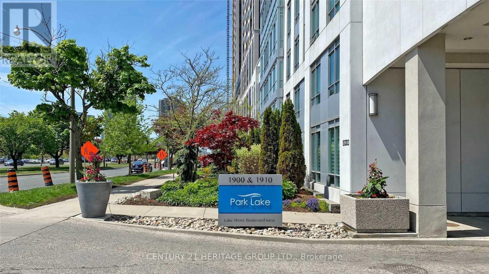 Apartment at 702 - 1910 LAKE SHORE BOULEVARD W, Toronto (High Park-Swansea)