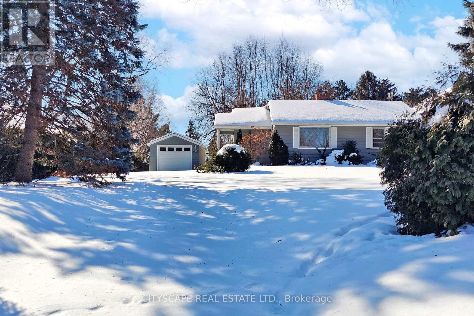 Detached at 392 FOURTH LINE, Oakville (WO West)