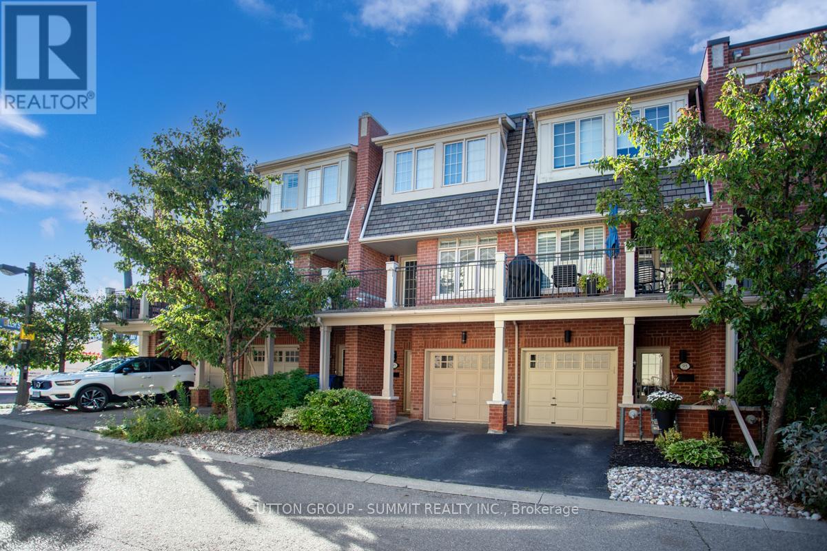 Townhouse at 90 LAKESHORE ROAD W, Oakville (CO Central)