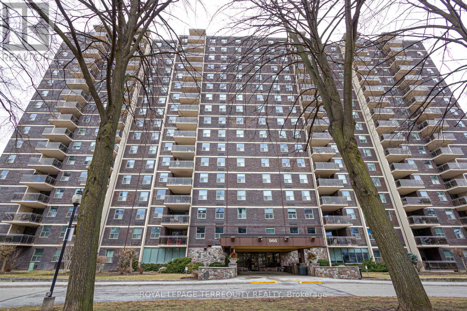 Apartment at 206 - 966 INVERHOUSE DRIVE, Mississauga (Clarkson)