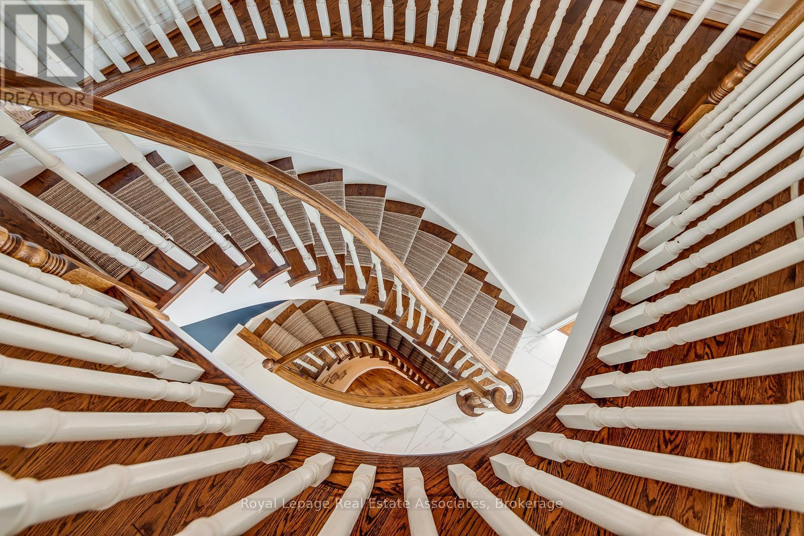Detached at 5 HUTTONVILLE DRIVE, Brampton