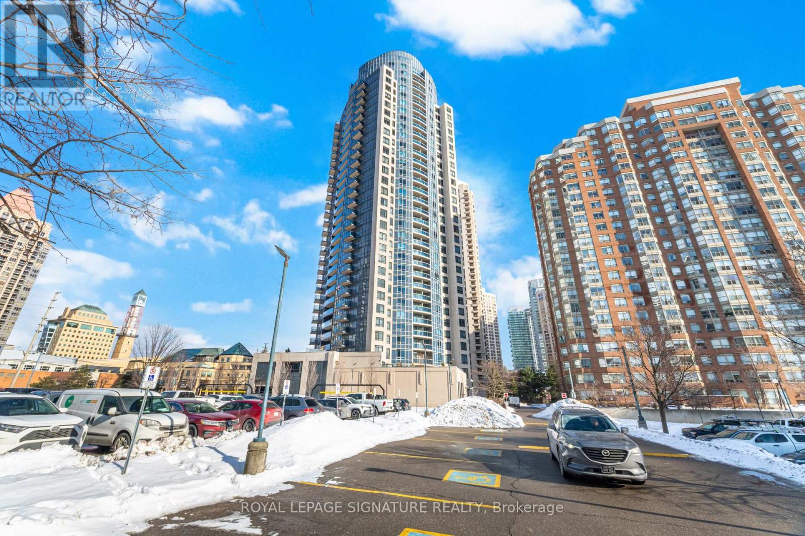 Apartment at 1402 - 330 BURNHAMTHORPE ROAD W, Mississauga (City Centre)