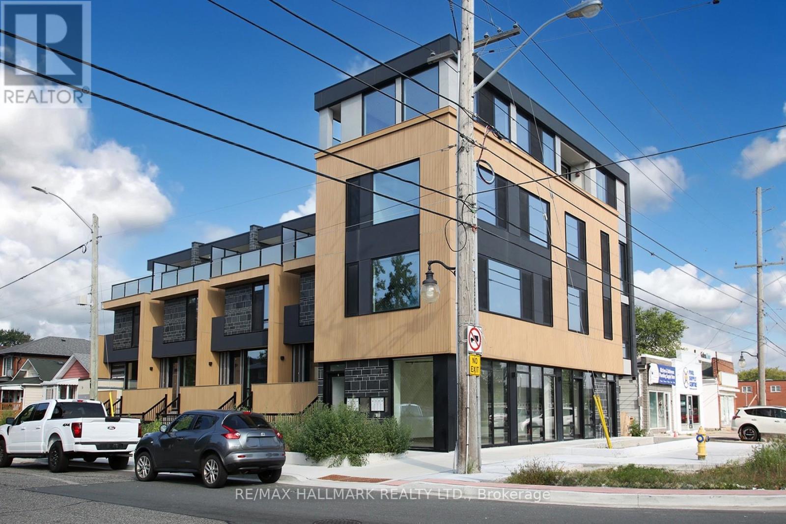 Townhouse at 2 OWEN DRIVE, Toronto (Alderwood)