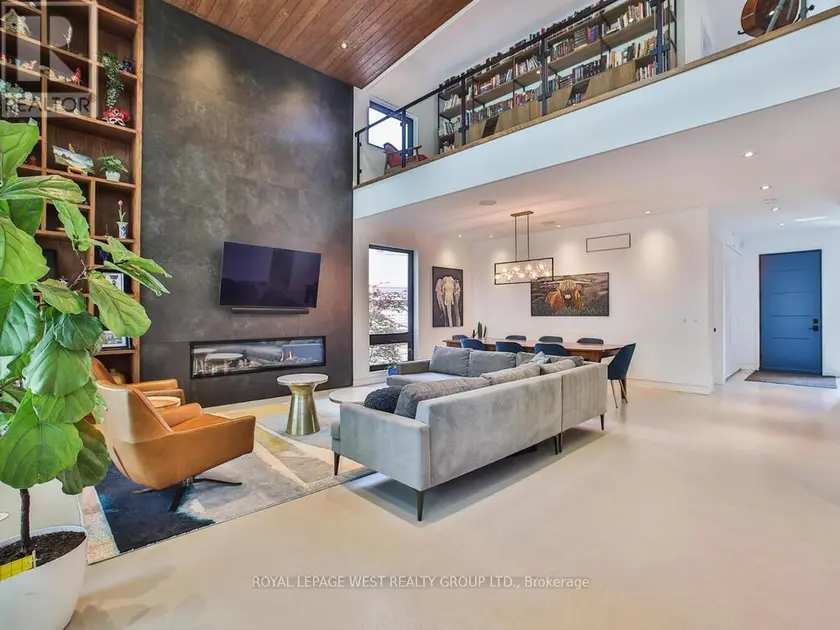 Detached at 4 OLD OAK ROAD, Toronto (Kingsway South)