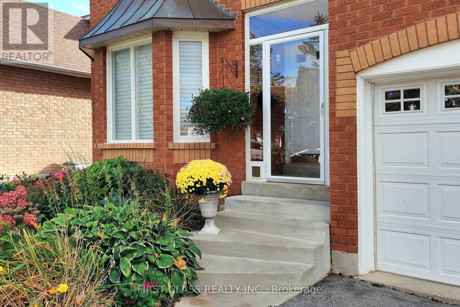 Detached at 7 KENPARK AVENUE, Brampton (Snelgrove)