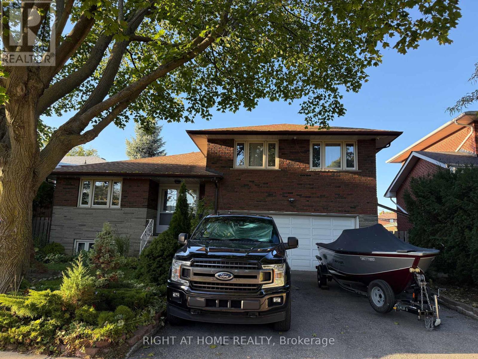 Detached at 258 LA ROSE AVENUE, Toronto (Willowridge-Martingrove-Richview)