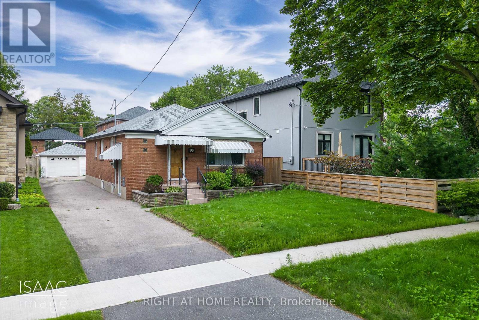 Detached at 98 YORKVIEW DRIVE, Toronto (Stonegate-Queensway)