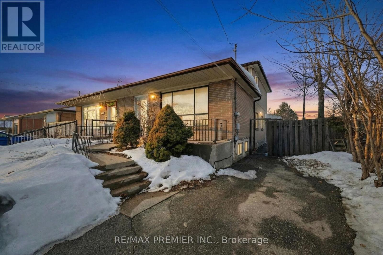 Semi-Detached/Link at 3783 MORNING STAR DRIVE, Mississauga (Malton)