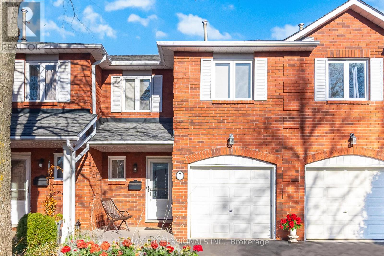 Townhouse at 7 - 3115 NEW STREET, Burlington (Roseland)