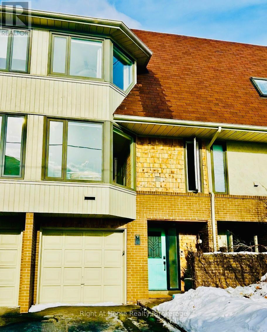 Townhouse at 109 BRANT STREET, Oakville (CO Central)