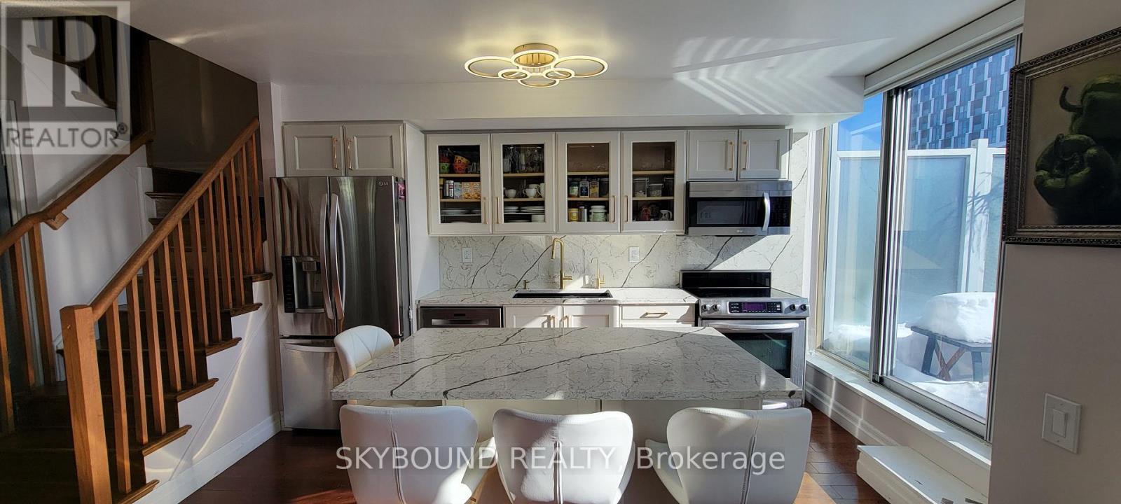 Apartment at 919 - 1040 THE QUEENSWAY, Toronto (Islington-City Centre West)