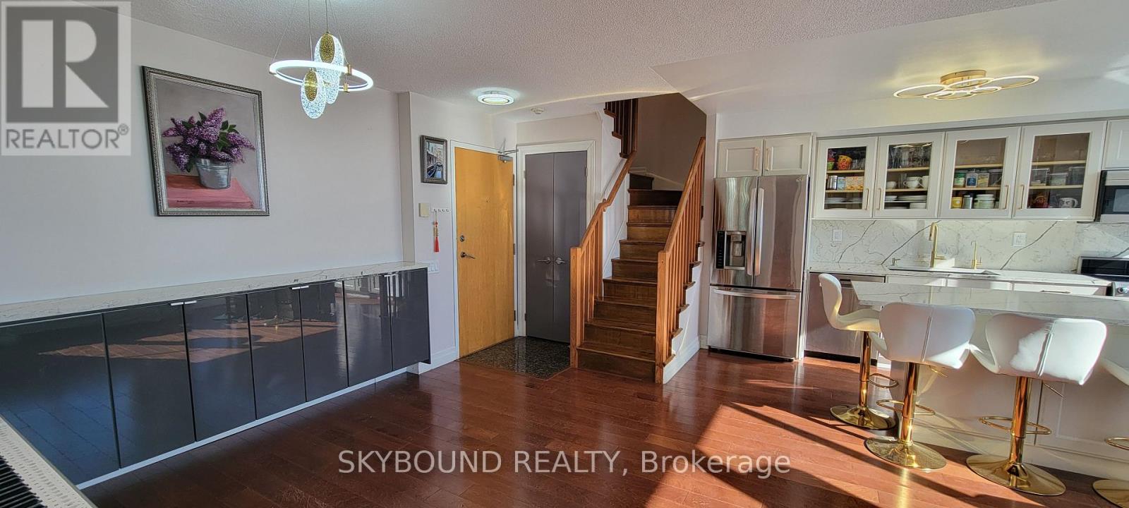 Apartment at 919 - 1040 THE QUEENSWAY, Toronto