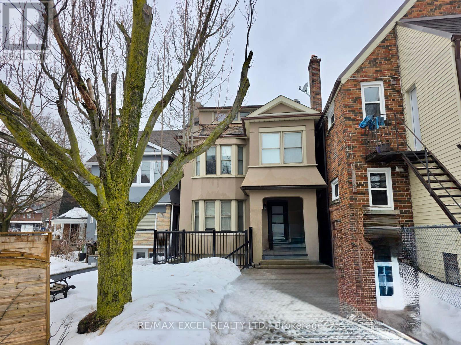Multiplex at BASEMENT - 46 BARTONVILLE AVENUE W, Toronto (Mount Dennis)