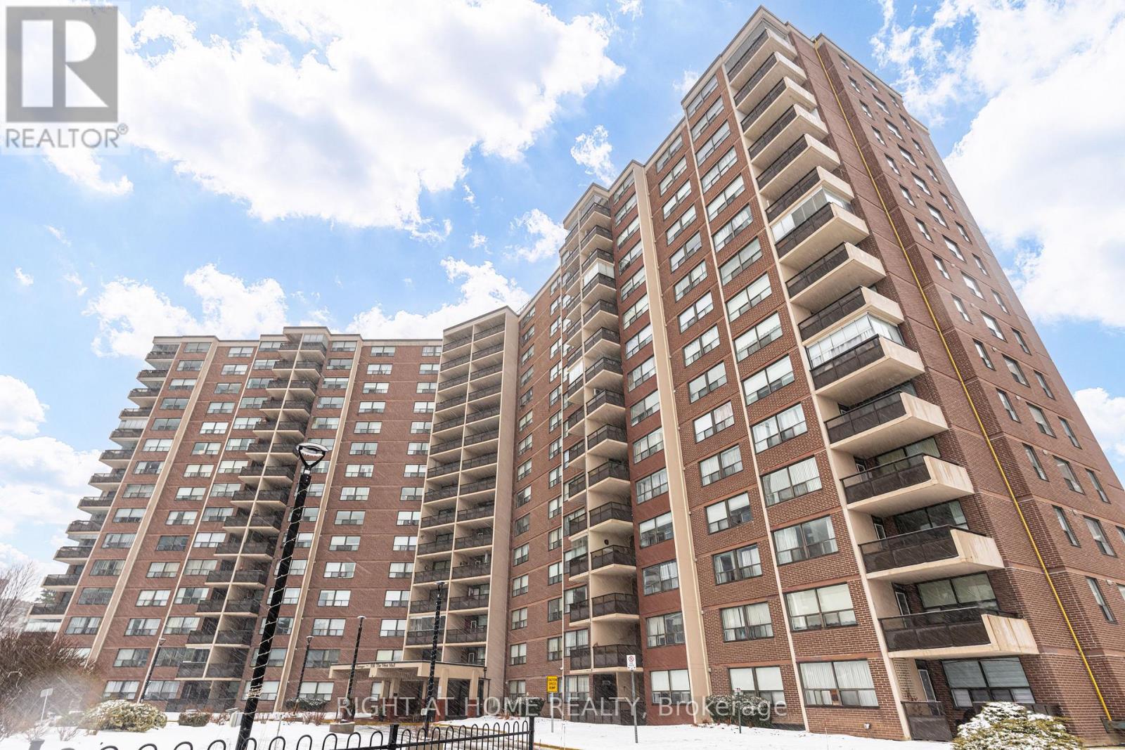 Apartment at 802 - 551 THE WEST MALL, Toronto (Etobicoke West Mall)