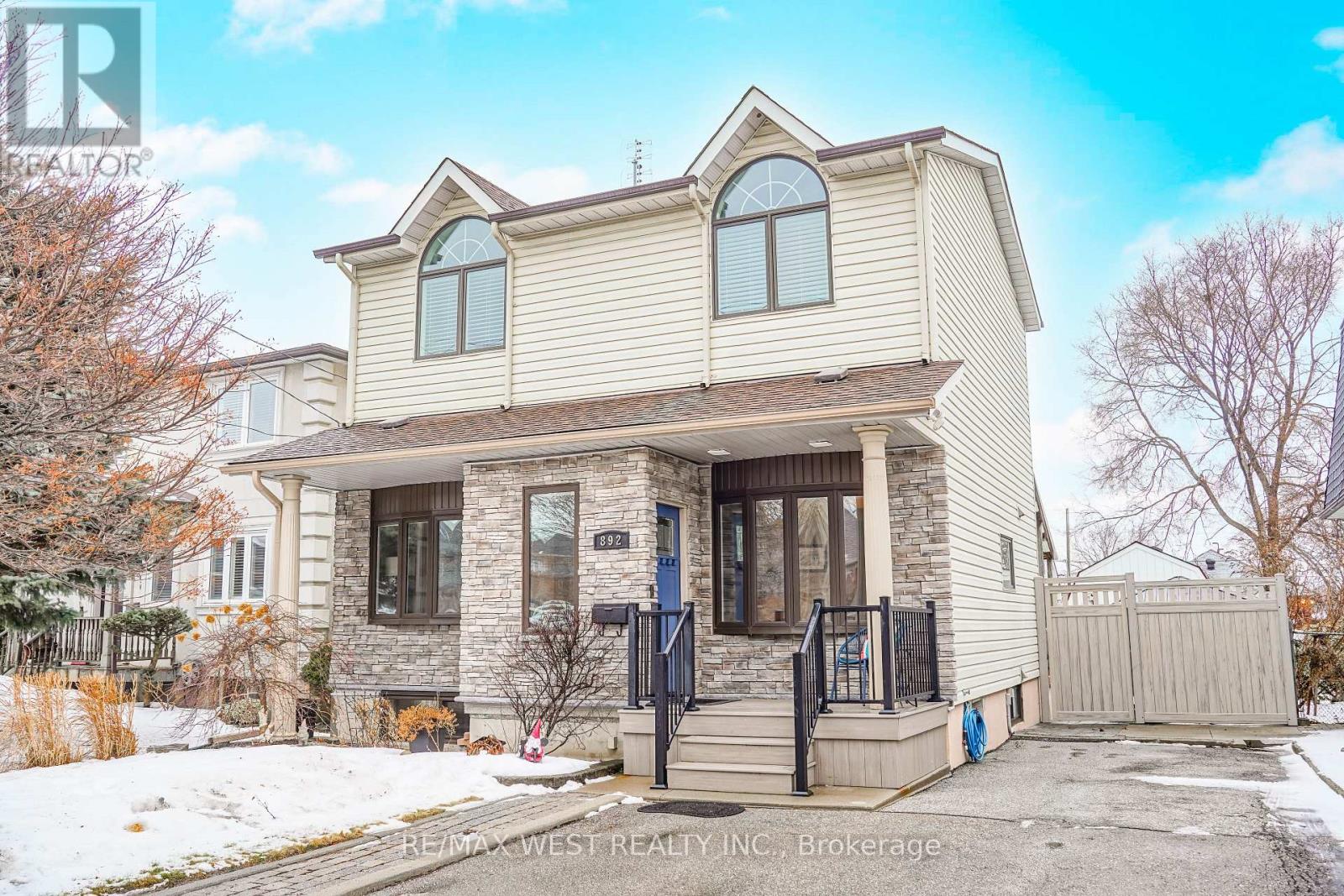 Detached at 892 SIXTH STREET, Mississauga (Lakeview)