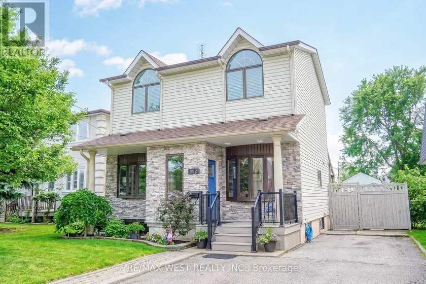 Detached at 892 SIXTH STREET, Mississauga