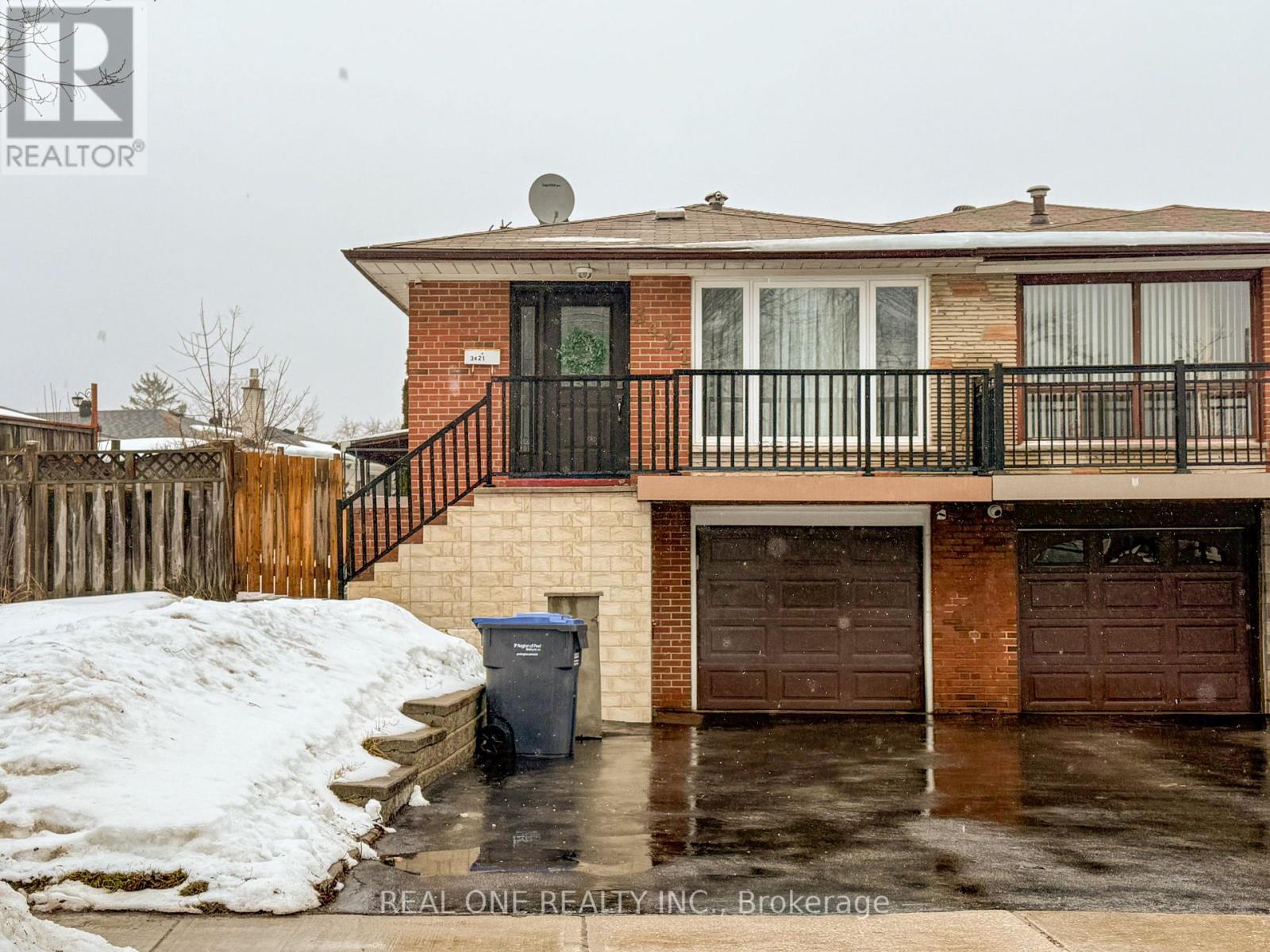 Semi-Detached/Link at LOWER UNIT - 3421 ELLENGALE DRIVE W, Mississauga (Erindale)