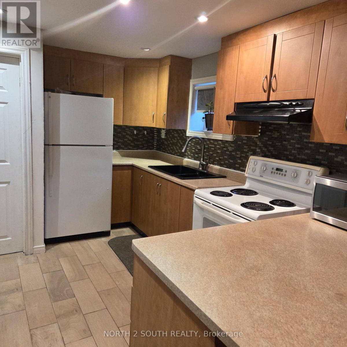 Semi-Detached/Link at BSMT - 7739 PRIORY CRESCENT, Mississauga (Malton)