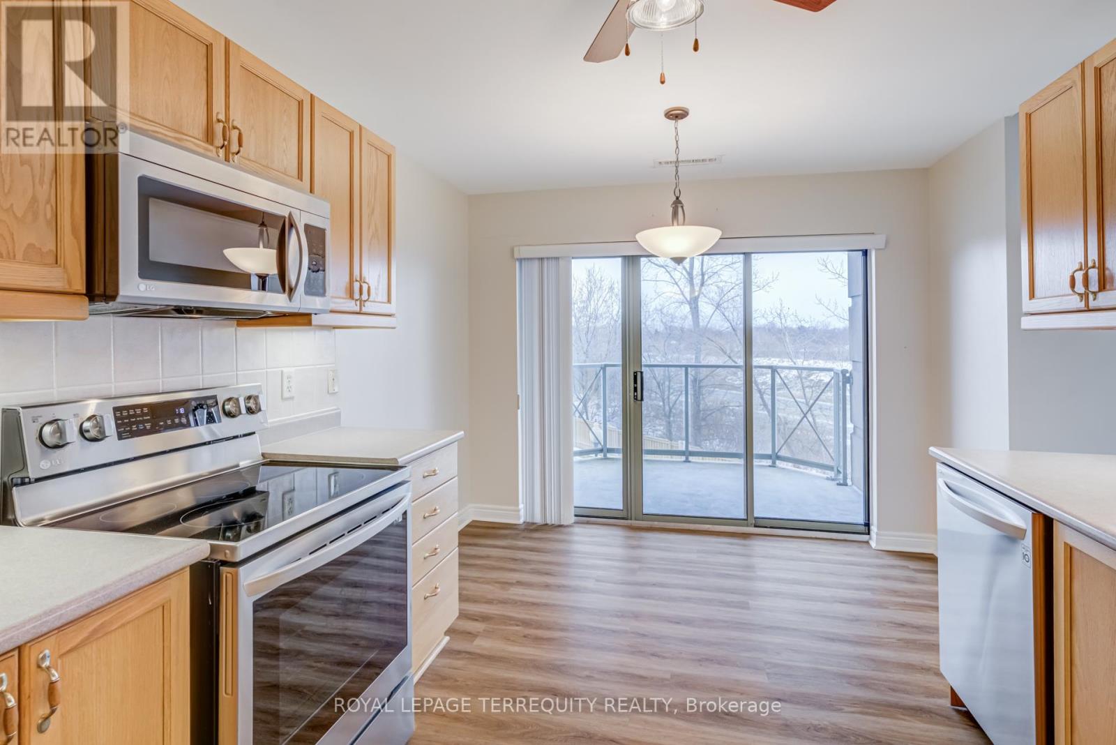 Apartment at 212 - 2085 AMHERST HEIGHTS DRIVE, Burlington