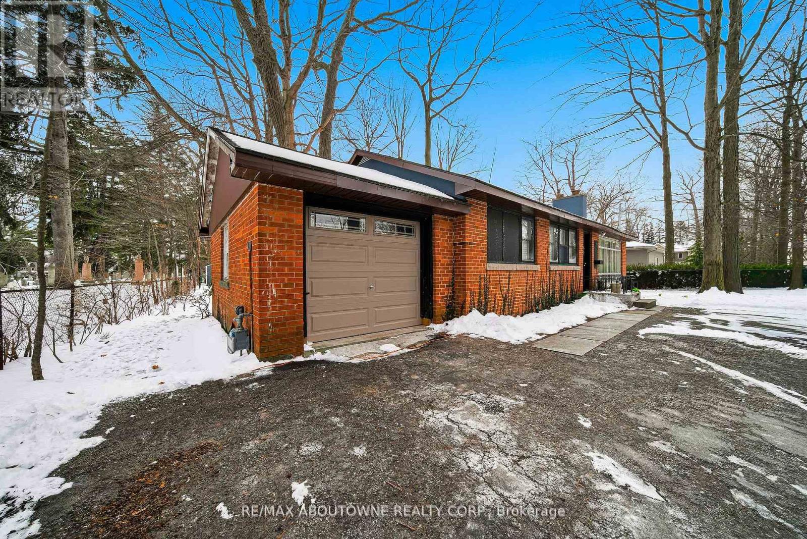 Detached at 276 LAKESHORE ROAD W, Oakville (SW Southwest)