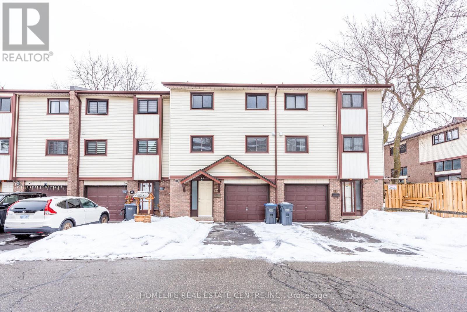 Townhouse at 62 MCCALLUM COURT, Brampton (Queen Street Corridor)