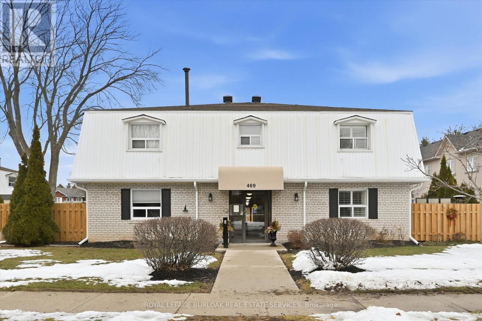 Townhouse at 6 - 469 CLARIDGE ROAD, Burlington (Roseland)