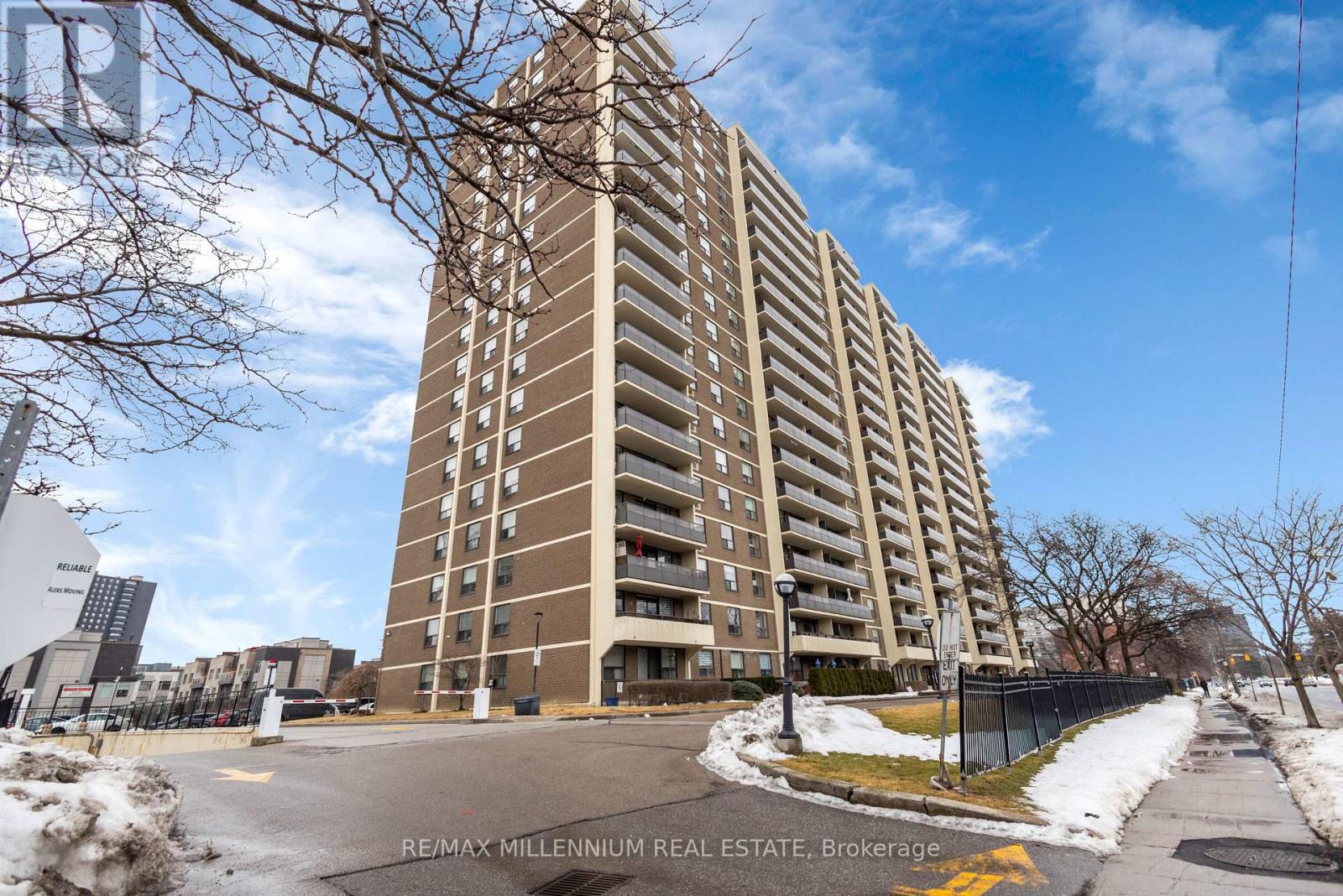 Apartment at 1108 - 511 THE WEST MALL DRIVE W, Toronto (Etobicoke West Mall)